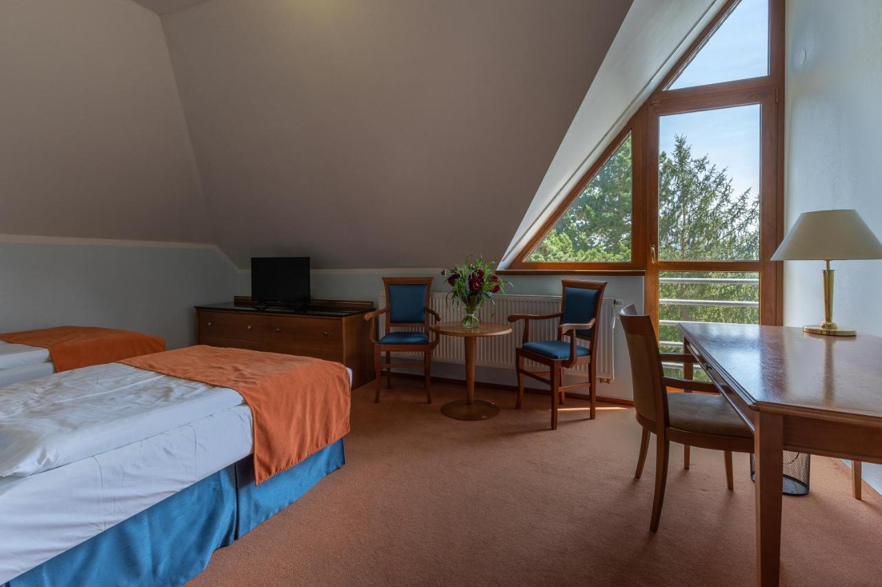 Darovansky Dvur - Wellness & Golf Hotel Břasy Kültér fotó