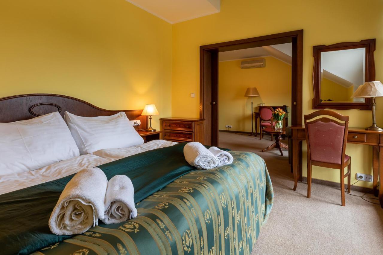 Darovansky Dvur - Wellness & Golf Hotel Břasy Kültér fotó
