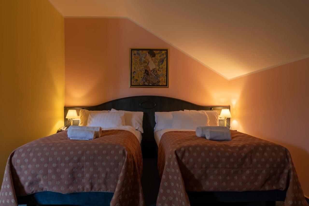 Darovansky Dvur - Wellness & Golf Hotel Břasy Kültér fotó