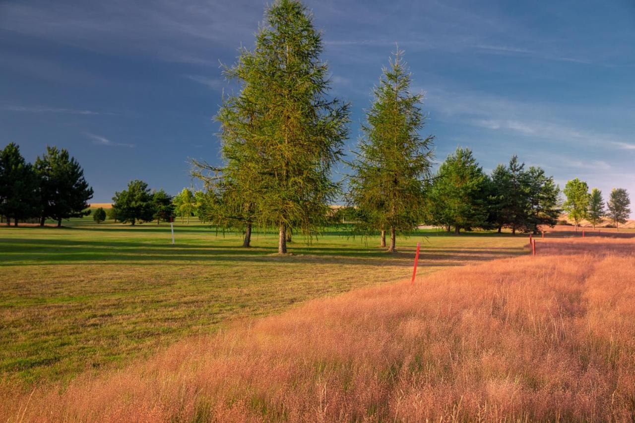 Darovansky Dvur - Wellness & Golf Hotel Břasy Kültér fotó