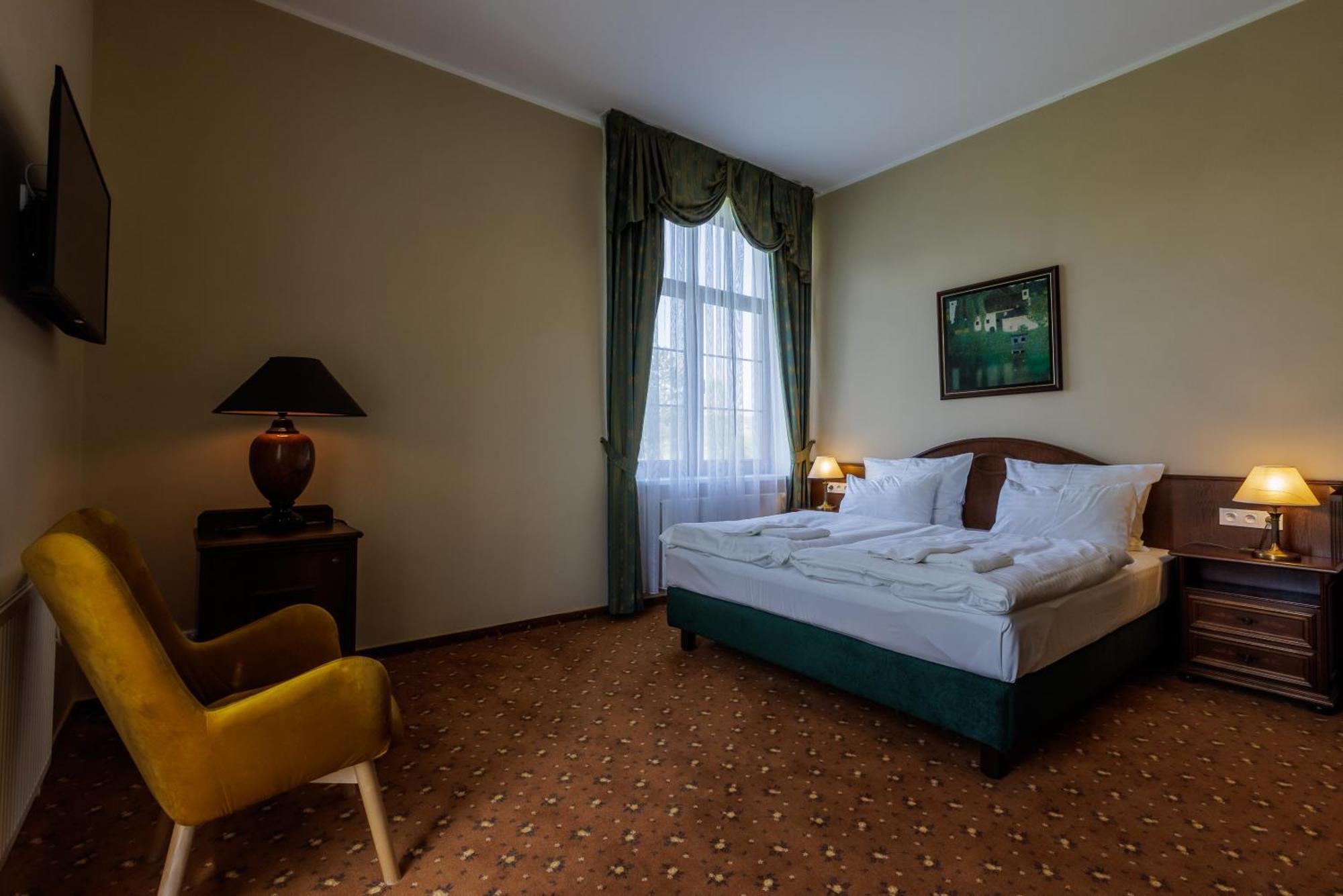 Darovansky Dvur - Wellness & Golf Hotel Břasy Kültér fotó