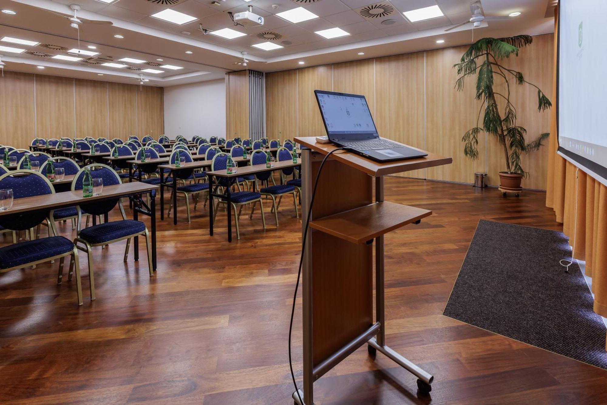 Darovansky Dvur - Wellness & Golf Hotel Břasy Kültér fotó