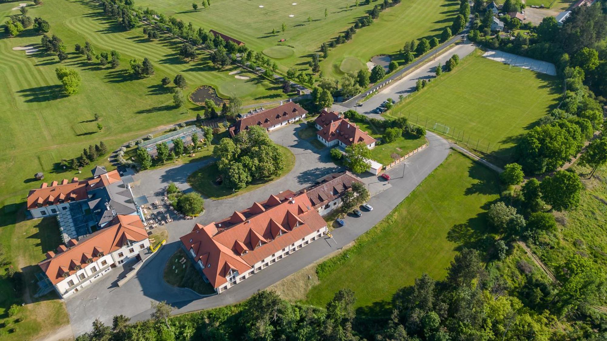 Darovansky Dvur - Wellness & Golf Hotel Břasy Kültér fotó