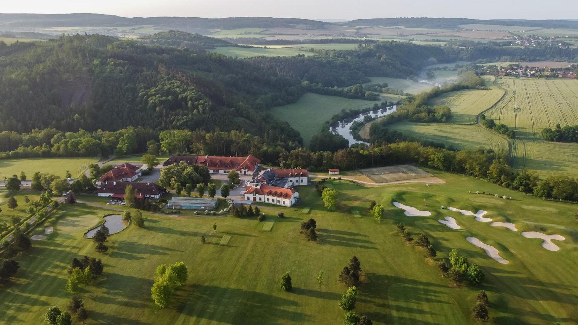Darovansky Dvur - Wellness & Golf Hotel Břasy Kültér fotó