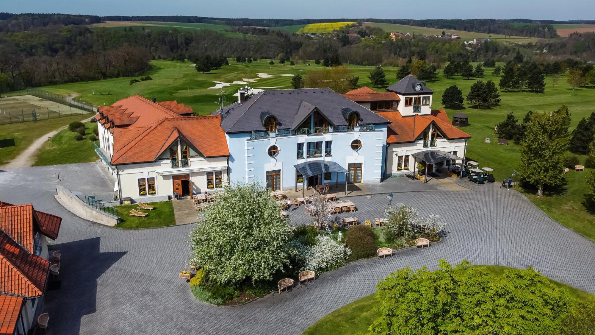 Darovansky Dvur - Wellness & Golf Hotel Břasy Kültér fotó